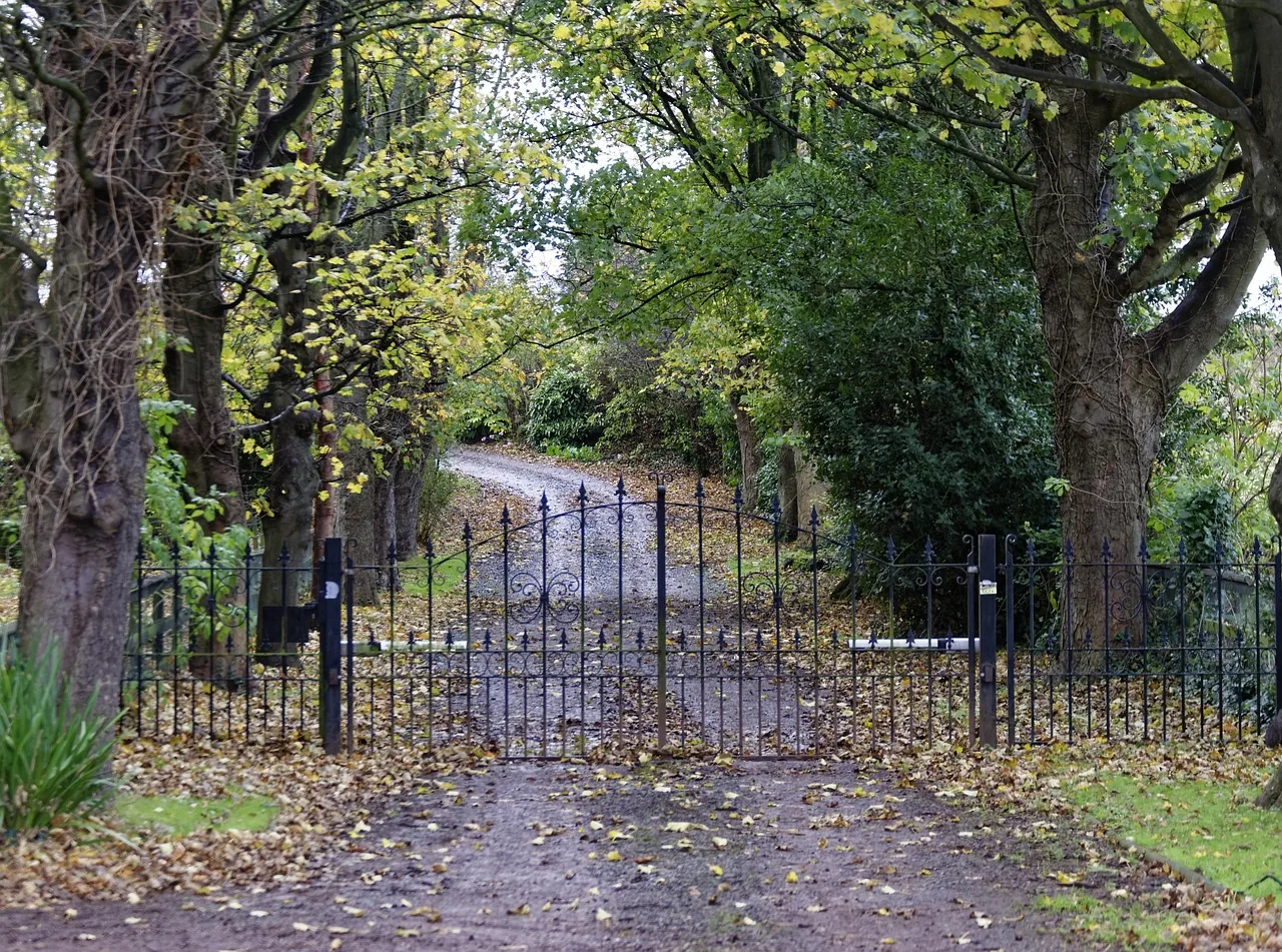 Driveway gate and operator in Pittsburgh, PA